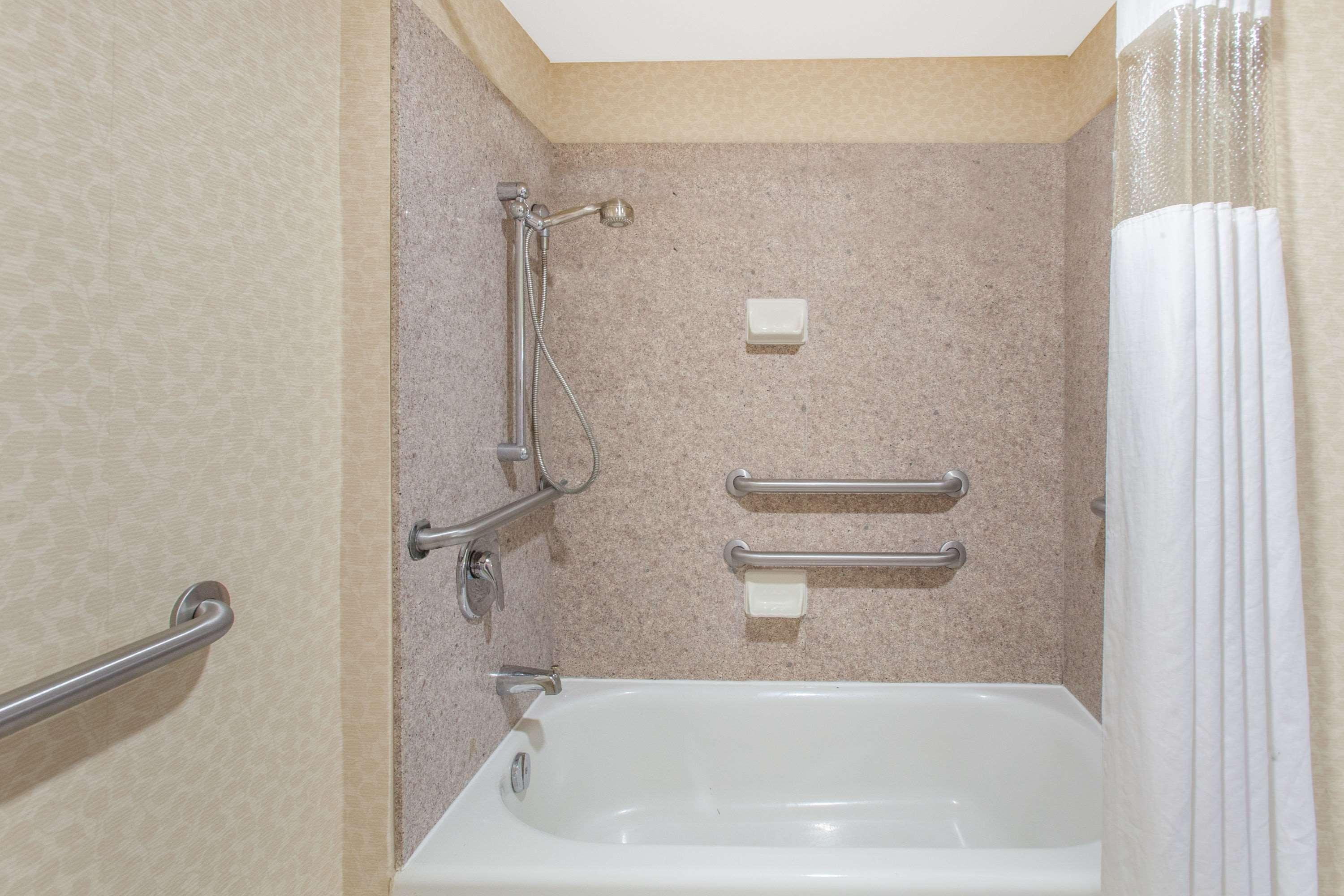 Hawthorn Suites Midwest City Exteriör bild