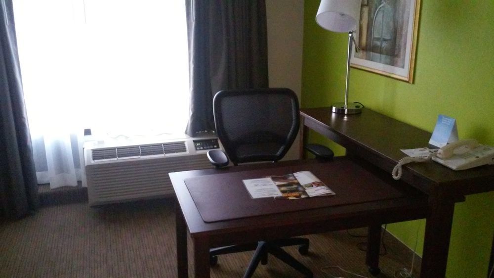Hawthorn Suites Midwest City Exteriör bild