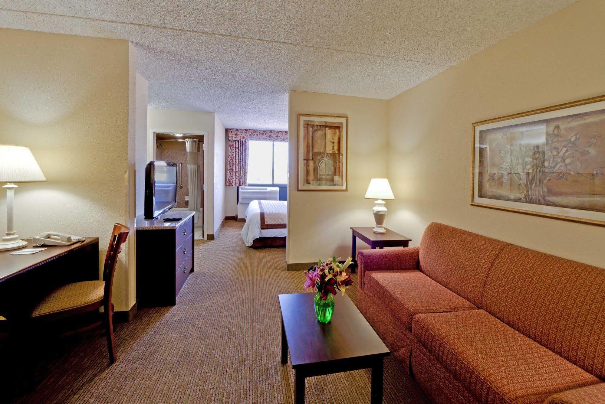 Hawthorn Suites Midwest City Exteriör bild